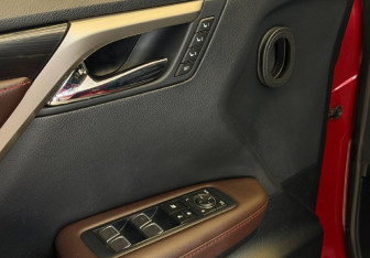 Подержанный автомобиль Lexus RX 2019 года (17 фото)