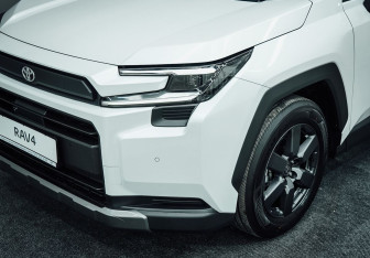 Новый Toyota RAV4 2025 (3 фото)