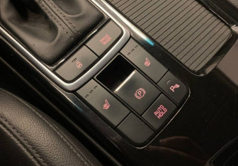 Подержанный автомобиль Kia Optima Sedan 2017 года (18 фото)