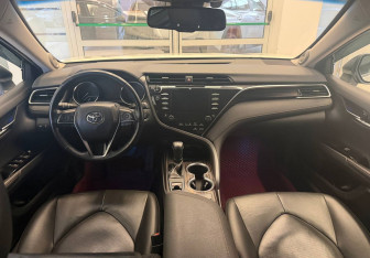 Подержанный автомобиль Toyota Camry Sedan 2018 года (11 фото)