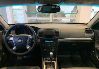 Подержанный автомобиль Chevrolet Epica 2011 года (11 фото)