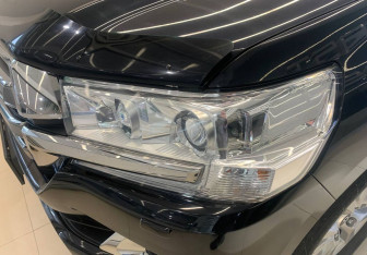 Подержанный автомобиль Toyota Land Cruiser Suv 2015 года (14 фото)