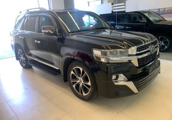 Подержанный автомобиль Toyota Land Cruiser Suv 2020 года (3 фото)
