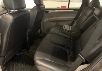 Подержанный автомобиль Mitsubishi Pajero Sport 2012 года (10 фото)