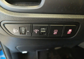 Подержанный автомобиль Kia Rio Hatchback 2019 года (20 фото)