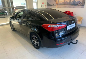 Подержанный автомобиль Kia Cerato Sedan 2015 года (6 фото)