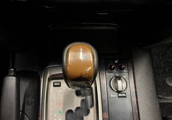 Подержанный автомобиль Toyota Land Cruiser Suv 2007 года (24 фото)