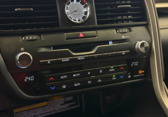 Подержанный автомобиль Lexus RX 2019 года (23 фото)