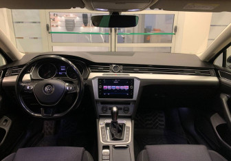 Подержанный автомобиль Volkswagen Passat Wagon 2018 года (13 фото)