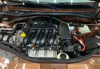 Подержанный автомобиль Renault Duster 2012 года (7 фото)