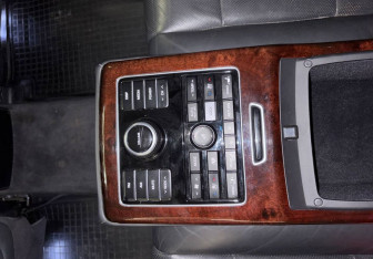 Подержанный автомобиль Hyundai Equus 2013 года (16 фото)