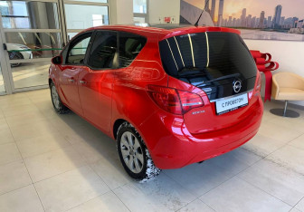 Подержанный автомобиль Opel Meriva 2011 года (6 фото)