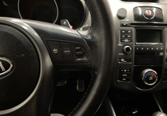 Подержанный автомобиль Kia Cerato Sedan 2011 года (18 фото)