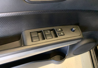 Подержанный автомобиль Nissan X-Trail 2014 года (17 фото)