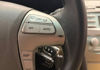 Подержанный автомобиль Toyota Camry Sedan 2007 года (21 фото)