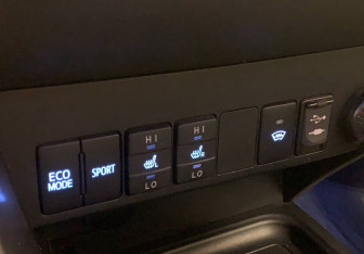 Подержанный автомобиль Toyota RAV4 2017 года (24 фото)