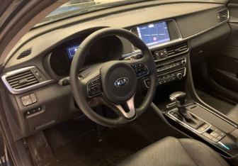 Подержанный автомобиль Kia Optima Sedan 2017 года (13 фото)