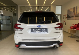 Подержанный автомобиль Subaru Forester Suv 2018 года (5 фото)