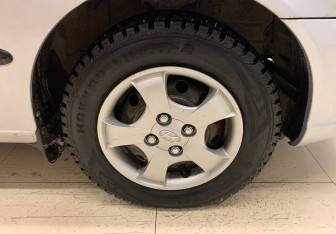 Подержанный автомобиль Hyundai Accent Sedan 2007 года (16 фото)