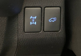 Подержанный автомобиль Toyota RAV4 2017 года (18 фото)