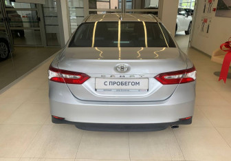 Подержанный автомобиль Toyota Camry Sedan 2020 года (5 фото)