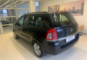 Подержанный автомобиль Opel Zafira Compactvan 2012 года (6 фото)