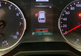 Подержанный автомобиль Toyota RAV4 2021 года (10 фото)