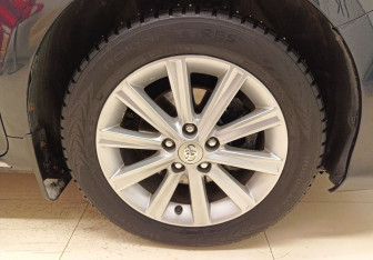 Подержанный автомобиль Toyota Camry Sedan 2012 года (15 фото)