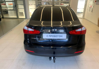 Подержанный автомобиль Kia Cerato Sedan 2015 года (5 фото)