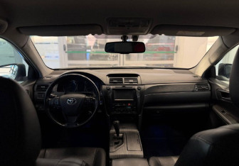 Подержанный автомобиль Toyota Camry Sedan 2015 года (11 фото)