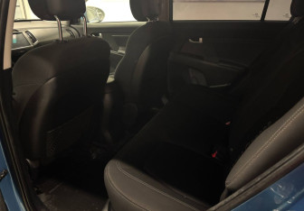 Подержанный автомобиль Kia Sportage 2012 года (9 фото)