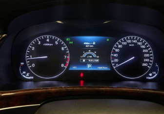 Подержанный автомобиль Hyundai Equus 2013 года (10 фото)