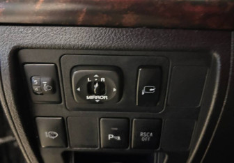 Подержанный автомобиль Toyota Land Cruiser Suv 2007 года (20 фото)