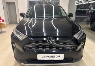 Подержанный автомобиль Toyota RAV4 2021 года (2 фото)