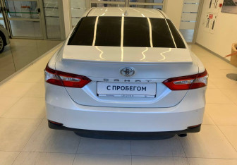 Подержанный автомобиль Toyota Camry Sedan 2019 года (5 фото)