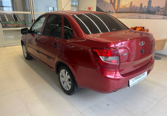 Подержанный автомобиль LADA (ВАЗ) Granta Sedan 2012 года (6 фото)