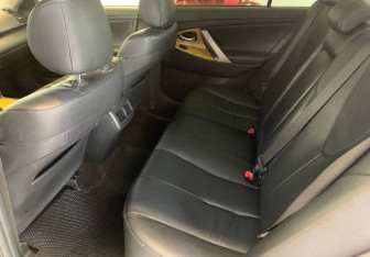 Подержанный автомобиль Toyota Camry Sedan 2006 года (9 фото)