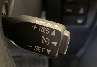 Подержанный автомобиль Toyota Land Cruiser Prado 2018 года (25 фото)