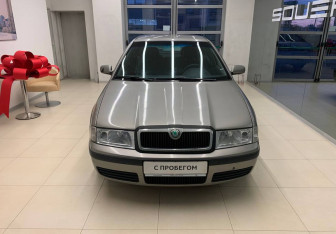 Подержанный автомобиль Skoda Octavia Liftback 2008 года (2 фото)