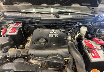 Подержанный автомобиль Mitsubishi Pajero Sport 2010 года (7 фото)