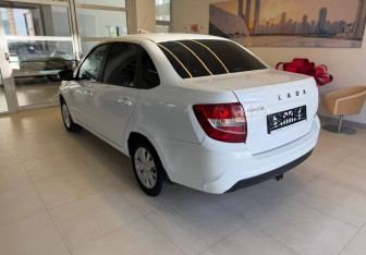 Подержанный автомобиль LADA (ВАЗ) Granta Sedan 2023 года (6 фото)
