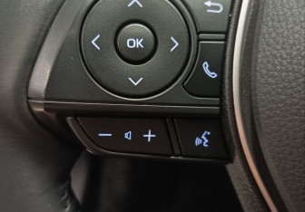 Подержанный автомобиль Toyota RAV4 2023 года (21 фото)