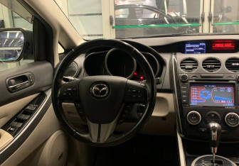 Подержанный автомобиль Mazda CX-7 2010 года (9 фото)