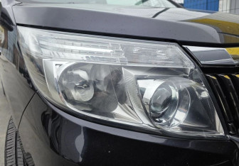 Подержанный автомобиль Toyota Voxy Minivan 2015 года (14 фото)