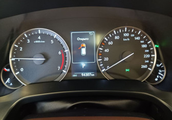 Подержанный автомобиль Lexus RX 2019 года (10 фото)