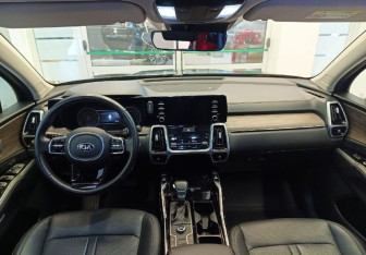 Подержанный автомобиль Kia Sorento 2021 года (15 фото)