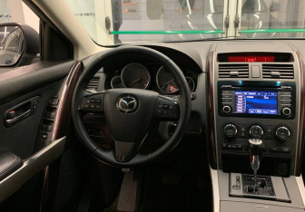 Подержанный автомобиль Mazda CX-9 2012 года (9 фото)