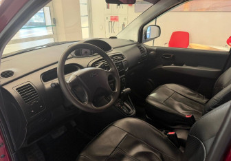 Подержанный автомобиль Hyundai Matrix 2008 года (13 фото)