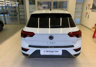 Подержанный автомобиль Volkswagen T-Roc 2020 года (5 фото)
