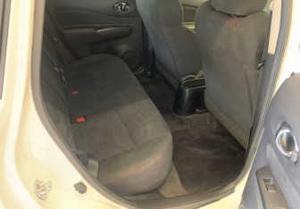 Подержанный автомобиль Nissan Note 2015 года (9 фото)